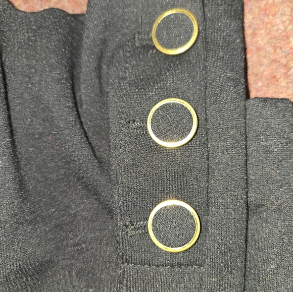 Chico's Soze .5 (US 6) Stretchy Ankle Pant With Gold Buttons On Ankle Black - Picture 4 of 7